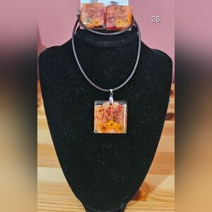 Floral Pendant Necklace